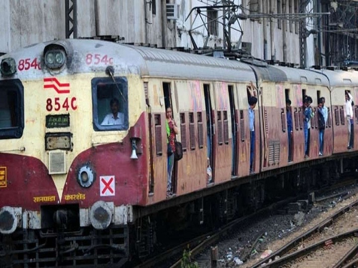 mumbai local trains start from today for essential service Coronavirus: मुंबई में आज से शुरू हुईं लोकल ट्रेन, सिर्फ सरकार के एसेंशियल स्टाफ़ को होगी यात्रा की अनुमति