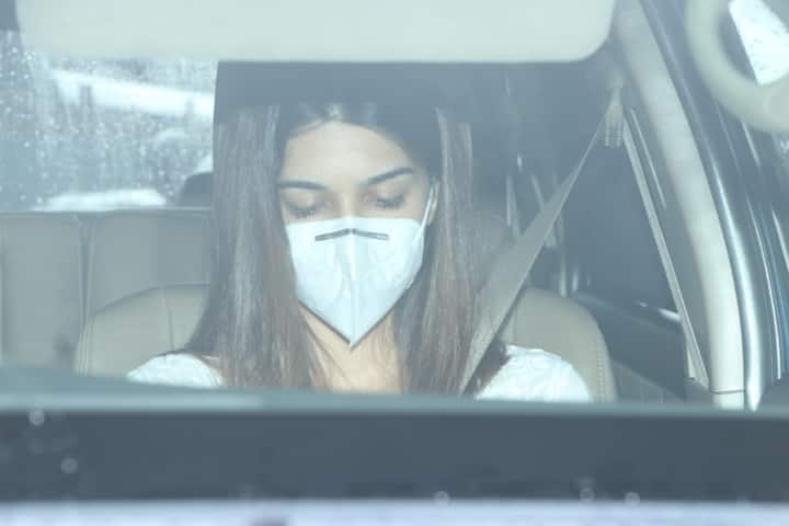 सुशांत की डेड बॉडी सबसे पहले उनके नौकर ने देखी थी और तुरन्त पुलिस को इसकी जानकारी दी थी. (Photo Credit: Manav Manglani)