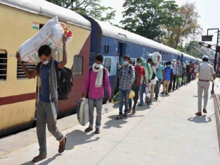 No trains will run from Anand Vihar railway station from Monday कोरोना वायरस: आज से आनंद विहार रेलवे स्टेशन से नहीं चलेगी कोई ट्रेन, जानें क्या है वजह