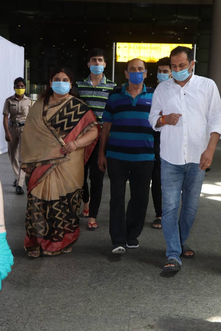 पटना से उनके परिवार के मुंबई पहुंचने का इंतज़ार किया जा रहा है. (Photo Credit: Manav Manglani)