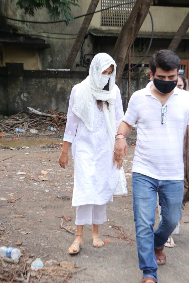 बता दें कि रिया से पहले सुशांत सिंह राजपूत 6 सालों तक अभिनेत्री अंकिता लोखंडे के साथ भी रिलेशन में रह चुके थे. (Photo Credit: Manav Manglani)