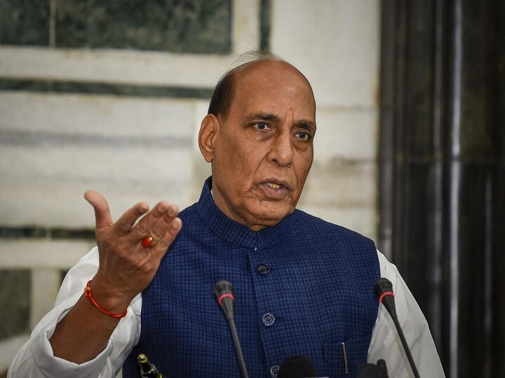 Defense Minister Rajnath Singh may go to Ladakh on Friday amidst tensions on LAC LAC पर जारी तनाव के बीच शुक्रवार को लद्दाख जाएंगे रक्षा मंत्री राजनाथ सिंह, हालात का जायजा लेंगे