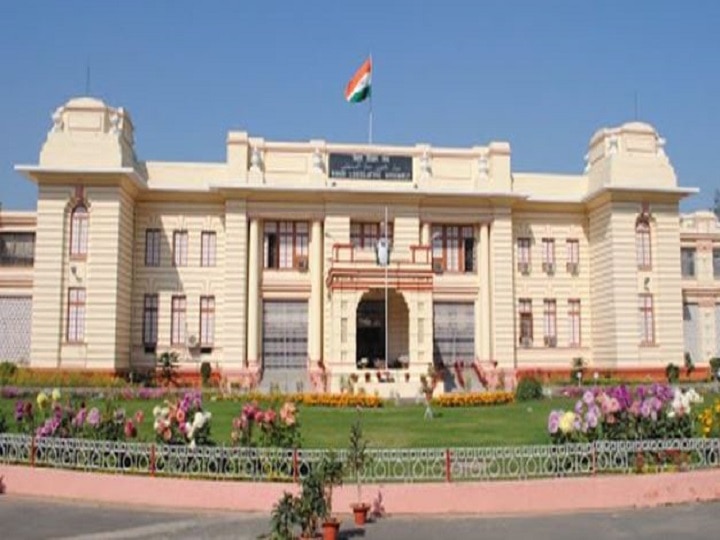 Bihar: 136 out of 240 sitting MLAs have pending criminal cases बिहार के 67% विधायक करोड़पति, RJD के सबसे ज्यादा 41 फीसदी विधायक दागी