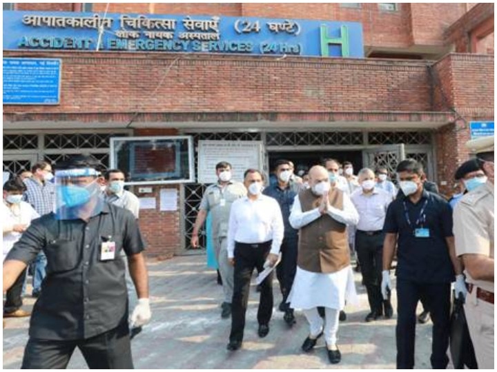 Amit Shah arrives to conduct surprise inspection of LNGJP hospital takes stock of arrangements ann अमित शाह ने LNJP अस्पताल का किया औचक निरीक्षण, स्वास्थ्य व्यवस्था का लिया जायजा