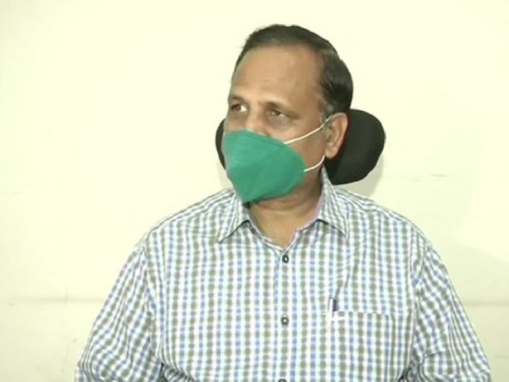 Satyendra Jain on low vaccination in Delhi says fight with Corona not bw state and central ANN दिल्ली के अस्पतालों में कम वैक्सीनेशन पर बोले सत्येंद्र जैन- लड़ाई कोरोना से है, राज्य और केंद्र की नहीं