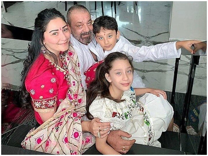 Sanjay Dutt badly missing wife manyatta and kids as they stuck down in dubai amid lockdown पत्नी मान्यता और बच्चों को मिस कर रहे हैं संजय दत्त, लॉकडाउन में फंसे हैं दुबई में
