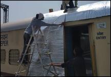 कोरोना संकट: दिल्ली को 500 कोविड केयर कोच उपलब्ध कराएगा रेलवे, आनंद विहार स्टेशन पर लगाए गए 300 कोच