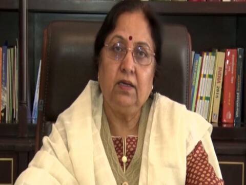 उत्तराखंड: राज्यपाल बेबी रानी मौर्य ने किया दून अस्पताल का निरीक्षण, कोरोना संक्रमित मरीजों से की बात उत्तराखंड: राज्यपाल बेबी रानी मौर्य ने किया दून अस्पताल का निरीक्षण, कोरोना संक्रमित मरीजों से की बात
