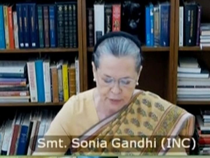 Congress President Sonia Gandhi asks several sharp questions at all party meeting ANN सर्वदलीय बैठक में कांग्रेस अध्यक्ष सोनिया गांधी ने पूछे कई तीखे सवाल