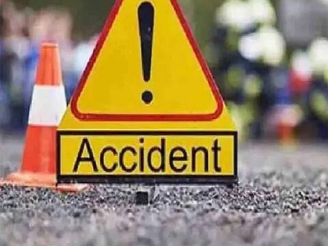 यूपी: मथुरा में यमुना एक्सप्रेस-वे पर दर्दनाक हादसा, महिला सहित तीन की मौत, ड्राइवर को आ गई थी झपकी यूपी: मथुरा में यमुना एक्सप्रेस-वे पर दर्दनाक हादसा, महिला सहित तीन की मौत, ड्राइवर को आ गई थी झपकी