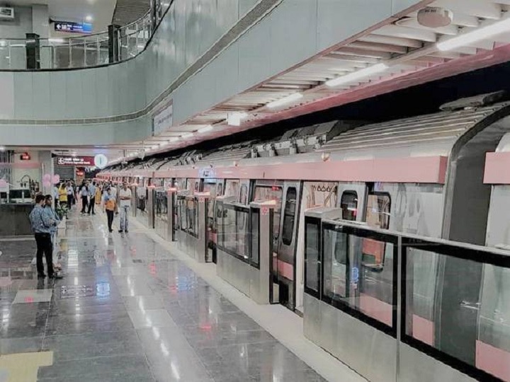 Delhi Metro Timing Initially open only one line 7am to 11am and 1600 hours to 2000 hours Delhi Metro: शुरुआत में केवल एक लाइन पर उपलब्ध होगी सेवा, सुबह 7-11 और शाम को इतने बजे से चलेगी मेट्रो