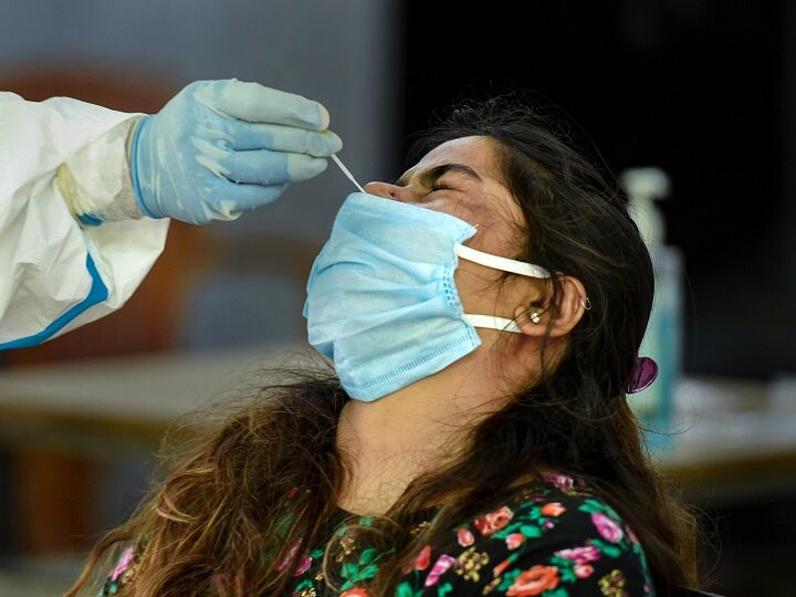 Coronavirus: 2,054 new cases reported in Delhi, number of infected crosses 85 thousand कोरोना वायरसः दिल्ली में सामने आए 2,054 नए मामले, देश की राजधानी में संक्रमितों की संख्या 85 हजार के पार