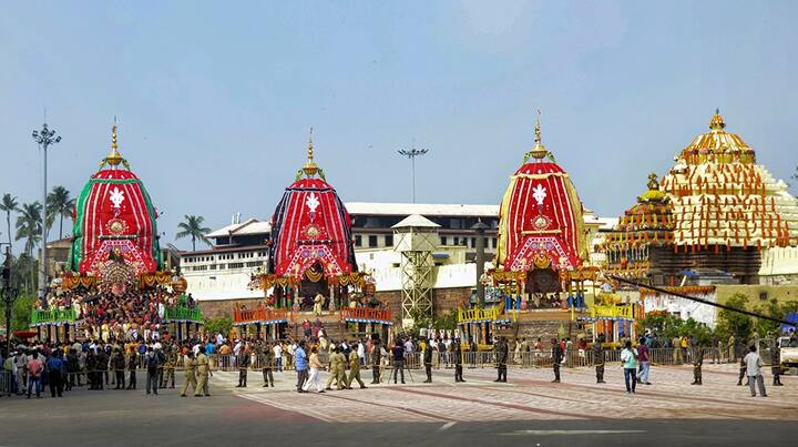 रथयात्रा के दौरान पुरी शहर में सोमवार की रात आठ बजे से कफ्र्यू लागू रहेगा. इस दौरान लोग अपने घरों में ही रहंगे.