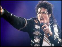 IN PICS: कामयाबी के सातों आसमान छूने से लेकर बच्चे संग यौन उत्पीड़न के आरोप तक, बेहद विवादित रही माइकल जैक्सन की जिंदगी