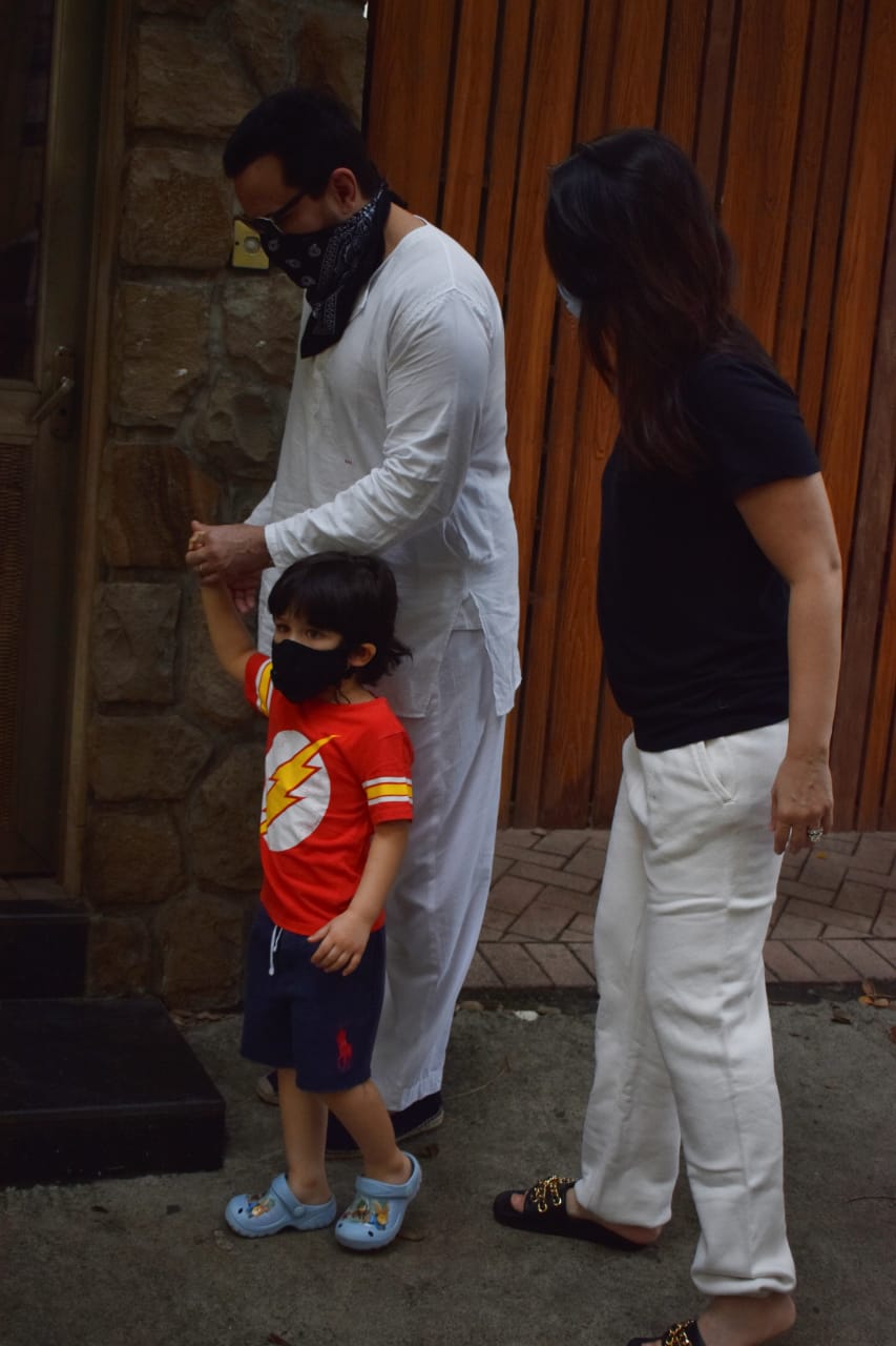 Spotted: Saif-Kareena went out for outing by putting on a mask with son Taimur, star family seen in a very stylish style