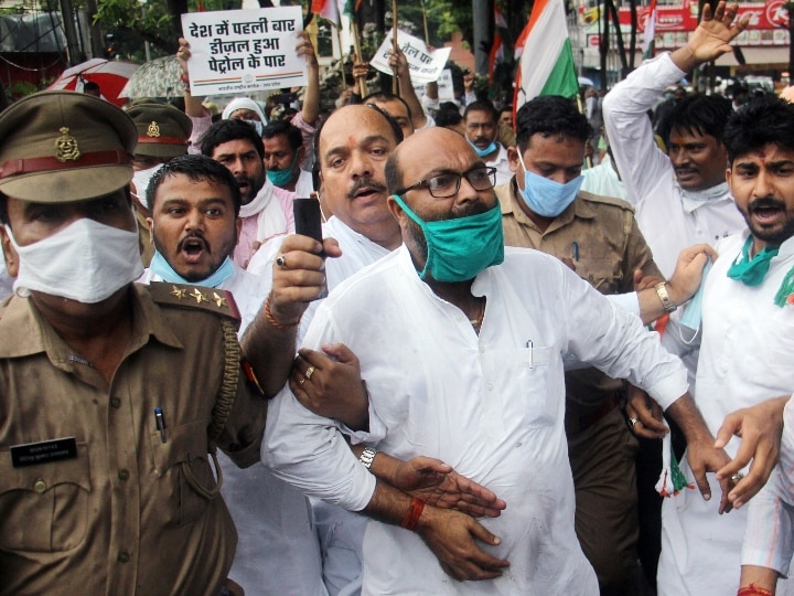 Congress protest against Farmers bill in Lucknow state president arrested