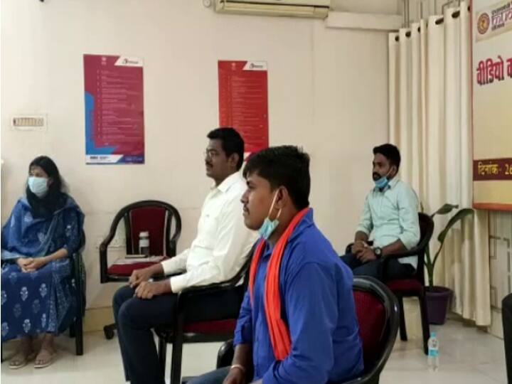 Gorakhpur Migrant labor Nagendra is happy to talk to PM Modi through video conferencing says now am doing my business UP: पीएम मोदी से बात करके खुश हैं गोरखपुर के प्रवासी मजदूर नागेंद्र, बताया- अब अपना व्यवसाय कर रहा हूं