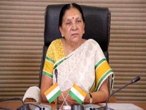 यूपी: लव जिहाद पर बने कानून को राज्यपाल आनंदीबेन पटेल ने दी मंजूरी, कानून आज से लागू यूपी: लव जिहाद पर बने कानून को राज्यपाल आनंदीबेन पटेल ने दी मंजूरी, कानून आज से लागू