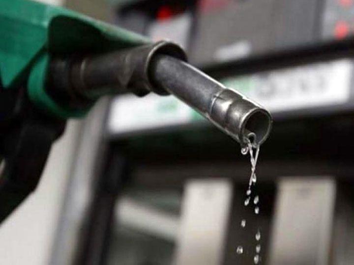petrol diesel price today fuel price reduce in india Petrol Diesel Prices: चार दिन बाद फिर से सस्ता हुआ पेट्रोल-डीज़ल, जानिए अपके शहर में क्या हैं कीमतें