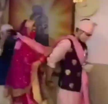 दोनों ने सिख रीतिरिवाजों के अनुसार एक दूसरे संग सात फेरे लिए.