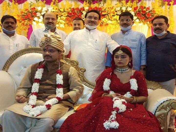 यूपी: नौतनवां से बाहुबली विधायक अमनमणि त्रिपाठी ने की दूसरी शादी, पहली पत्नी सारा की हत्या का है आरोप UP MLA Amanmani Tripathi got married in Gorakhpur यूपी: नौतनवां से बाहुबली विधायक अमनमणि त्रिपाठी ने की दूसरी शादी, पहली पत्नी सारा की हत्या का है आरोप