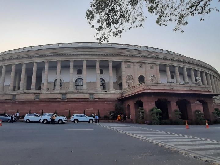 five mp tested covid positive before monsoon session ANN मानसून सत्र शुरू होने से पहले पांच सांसद कोरोना पॉजिटिव, एहतियातन संसद में  सुरक्षा बढ़ाई गयी