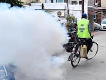 यूपी: प्रयागराज में कर्मचारियों को दी गई कीटनाशकों के छिड़काव की किट, मिशन मोड पर चल रहा है स्वच्छता अभियान