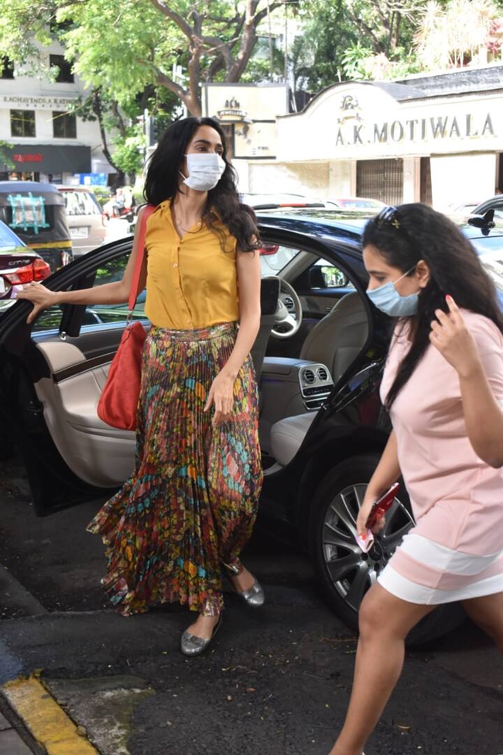 बता दें कि मुंबई में कोरोना वायरस के मरीज़ों की संख्या अब 77 हज़ार से ज्यादा हो गई है. (तस्वीर: मानव मंगलानी)