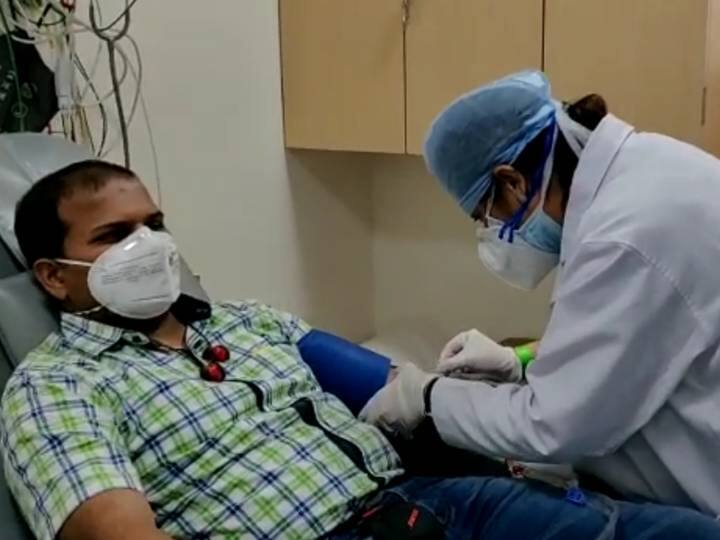 Blind youth donated plasma and saved 80-year-old corona patient ANN मुंबई: आंखों से दिव्यांग 27 साल के नौजवान ने प्लाज्मा डोनेट करके बचाई 80 साल के कोरोना पेशेंट की जान