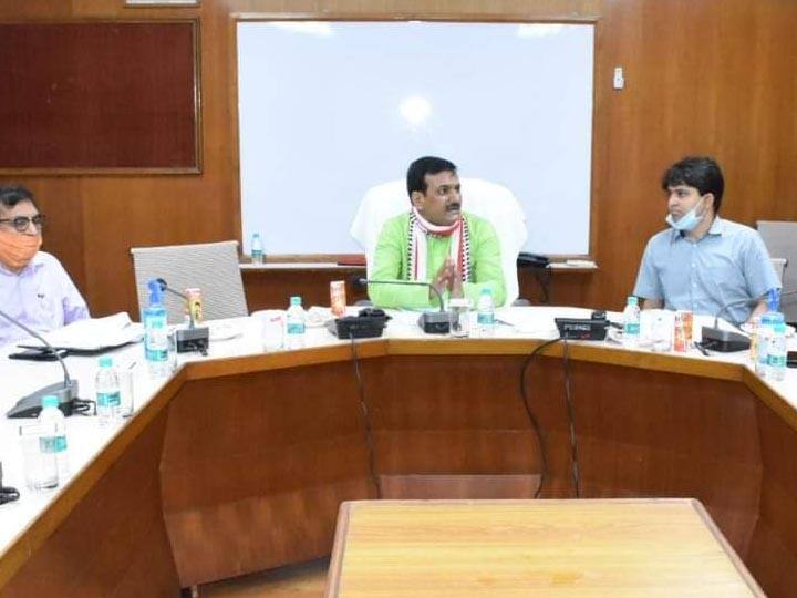 16 Thousand court cases on Uttar pradesh basic education department यूपी: बेसिक शिक्षा विभाग पर 16 हजार मुकदमों का बोझ, मंत्री ने कहा जल्द हो निस्तारण