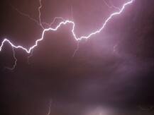 यूपी: बलिया में आकाशीय बिजली गिरने से 3 लोगों की मौत, 12 झुलसे