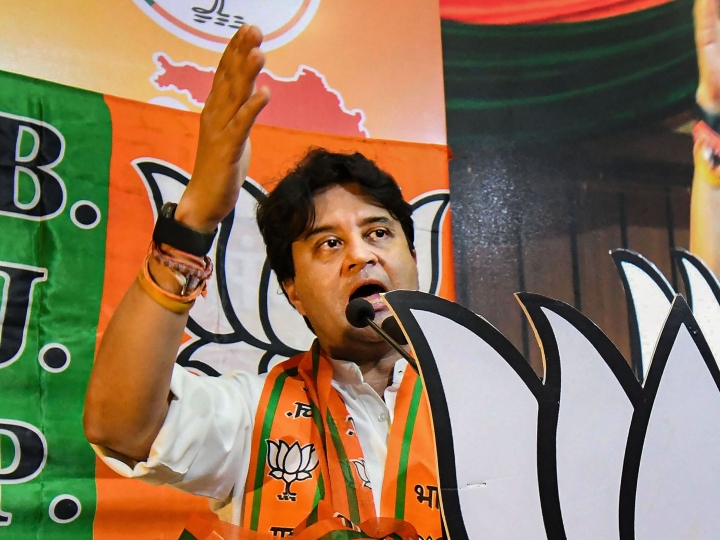 Tiger Abhi Zinda Hai Said Jyotiraditya Scindia Attacking Digvijaya ...