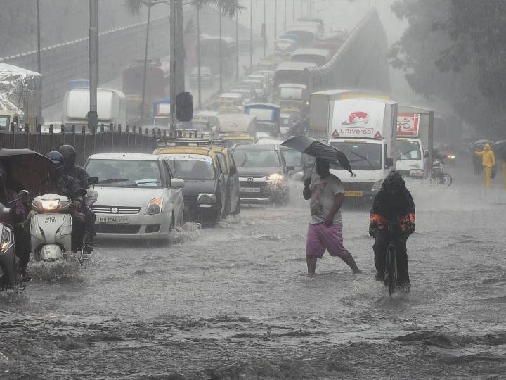 weather update: heavy rains may occur in Mumbai today and tomorrow, flood situation in Assam improves weather update: मुंबई में आज और कल हो सकती है भारी बारिश, असम में बाढ़ की स्थिति में हुआ सुधार