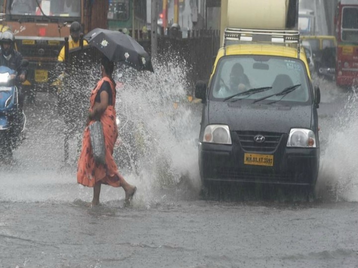 Maharashtra: Heavy rain caused water-logging in Mumbai, roads became ponds, floods in low-lying areas भारी बारिश से पानी-पानी हुई मुंबई, सड़कें बनीं तालाब, निचले इलाकों में बाढ़ जैसे हालात