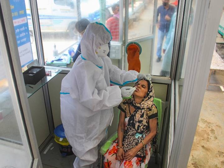 COVID 19: Coronavirus cases in Delhi cross 1 lakh mark दिल्ली में कोरोना संक्रमितों की संख्या 1 लाख के पार पहुंची, पिछले 24 घंटे में आए 1379 मामले