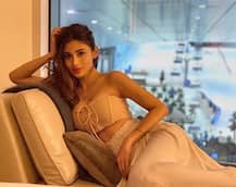 IN PICS: क्वॉरंटीन में इस खास अंदाज में वक्त बिता रही हैं मौनी रॉय, यहां देखें तस्वीरें