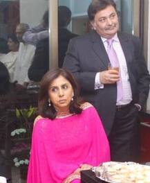 IN PICS: नोंक-झोंक भरी थी नीतू सिंह और ऋषि कपूर की लव स्टोरी, गर्लफ्रेंड को लिखवाते थे चिट्ठी