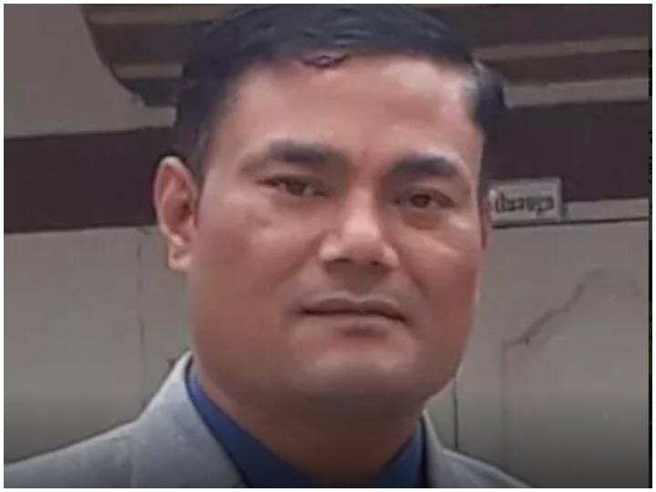 मिजोरम में कोरोना संकट काल के बीच पादरी बना मसीहा, लोगों को फ्री में उनके घर पहुंचा रहा Mizoram: Man using his own car drops recovered covid patients home for free मिजोरम में कोरोना संकट काल के बीच पादरी बना मसीहा, लोगों को फ्री में उनके घर पहुंचा रहा