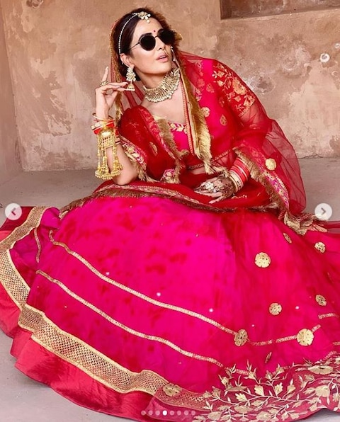 In Pics: हिना खान सालों से रॉकी जयसवाल को कर रही हैं डेट, अब अचानक सामने आईं सुर्ख जोड़े में दुल्हन बनी ऐसी तस्वीरें