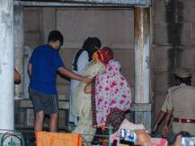 कड़ी सुरक्षा के बीच हुआ विकास दुबे का अंतिम संस्कार, पत्नी ऋचा दुबे बोलीं- गलती की सजा मिली