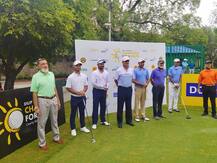 Exclusive: कोरोना वायरस के बीच दिल्ली में गोल्फ खेलते हुए नज़र आए कपिल देव और मुरली कार्तिक