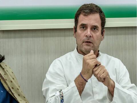 सोनिया गांधी ने की कांग्रेस सांसदों के साथ बैठक, फिर उठी राहुल गांधी को अध्यक्ष बनाने की मांग सोनिया गांधी ने की कांग्रेस सांसदों के साथ बैठक, फिर उठी राहुल गांधी को अध्यक्ष बनाने की मांग