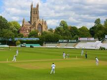 पाकिस्तान क्रिकेट बोर्ड की मुश्किलें नहीं हो रही कम, स्पांसर की तलाश में जूझ रही है टीम