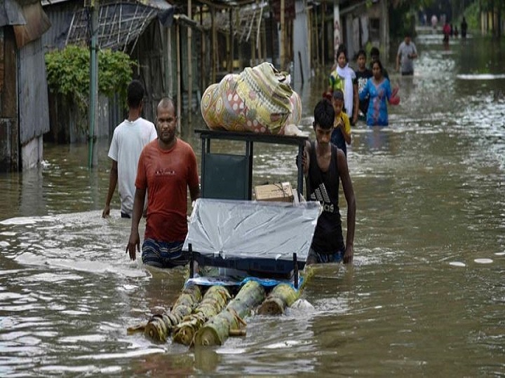 Flood situation in Assam and severe, about 1.3 million people affected Assam Floods: असम में बाढ़ की स्थिति हुई और गंभीर, करीब 13 लाख लोग प्रभावित