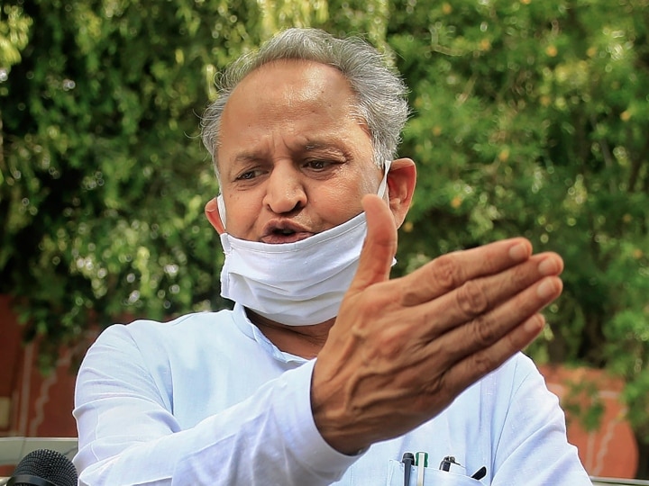 Rajasthan CM Ashok Gehlot Says Sachin Pilot was conspiring from past 6 months with BJP's support राजस्थान: सीएम अशोक गहलोत बोले, सचिन पायलट कहा करते थे 'मैं बैंगन बेचने नहीं आया हूं'