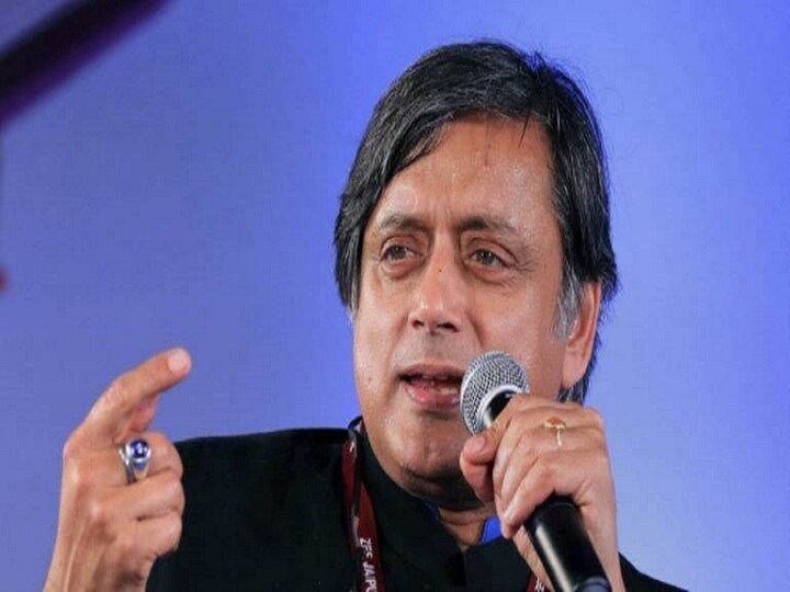 Shashi Tharoor Internet’s English Teacher Goofs Up in Tweet Slamming Ashes Umpires Shashi Tharoor : शशी थरुर सोशल मीडियावर ट्रोल, जाणून घ्या कारण