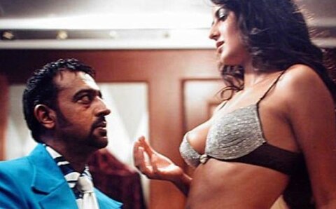 PICS: At the age of 19, Katrina Kaif filmed a more bold scene with Gulshan Grover, this was a movie