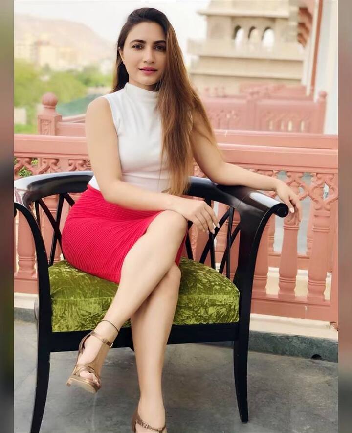  टीवी शो 'सड्डा हक' से मशहूर हुई धृति सहारन अभिनेत्री के साथ साथ सिंगर भी हैं. 
