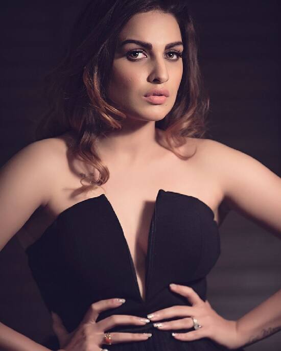 बिग बॉस 13 से मशहूर हुई हिमांशी खुराना पंजाबी सिनेमा का जाना पहचाना नाम हैं.