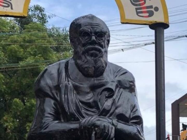 तमिलनाडु: पेरियार की प्रतिमा पर फेंका गया रंग, केस दर्ज, भारत सेना के एक कार्यकर्ता ने किया सरेंडर Tamil Nadu colour thrown on Periyar statue case has been registered तमिलनाडु: पेरियार की प्रतिमा पर फेंका गया रंग, केस दर्ज, भारत सेना के एक कार्यकर्ता ने किया सरेंडर